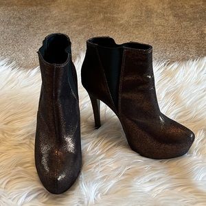 Rock & Republic Metallic Bronze Platform Heeled Ankle Bootie Size 6